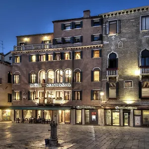 https://hotel-scandinavia-relais.hotelslidodijesolo.com